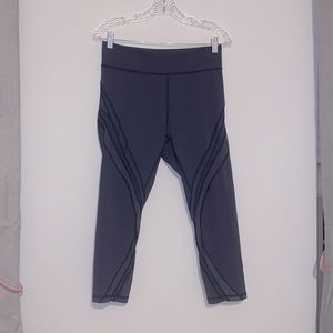 Navy Lulu Lemon leggings 🍋